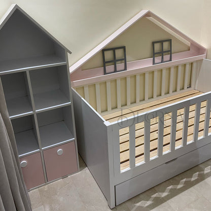 Lit pour enfants en forme de maison et unité de rangement assortie