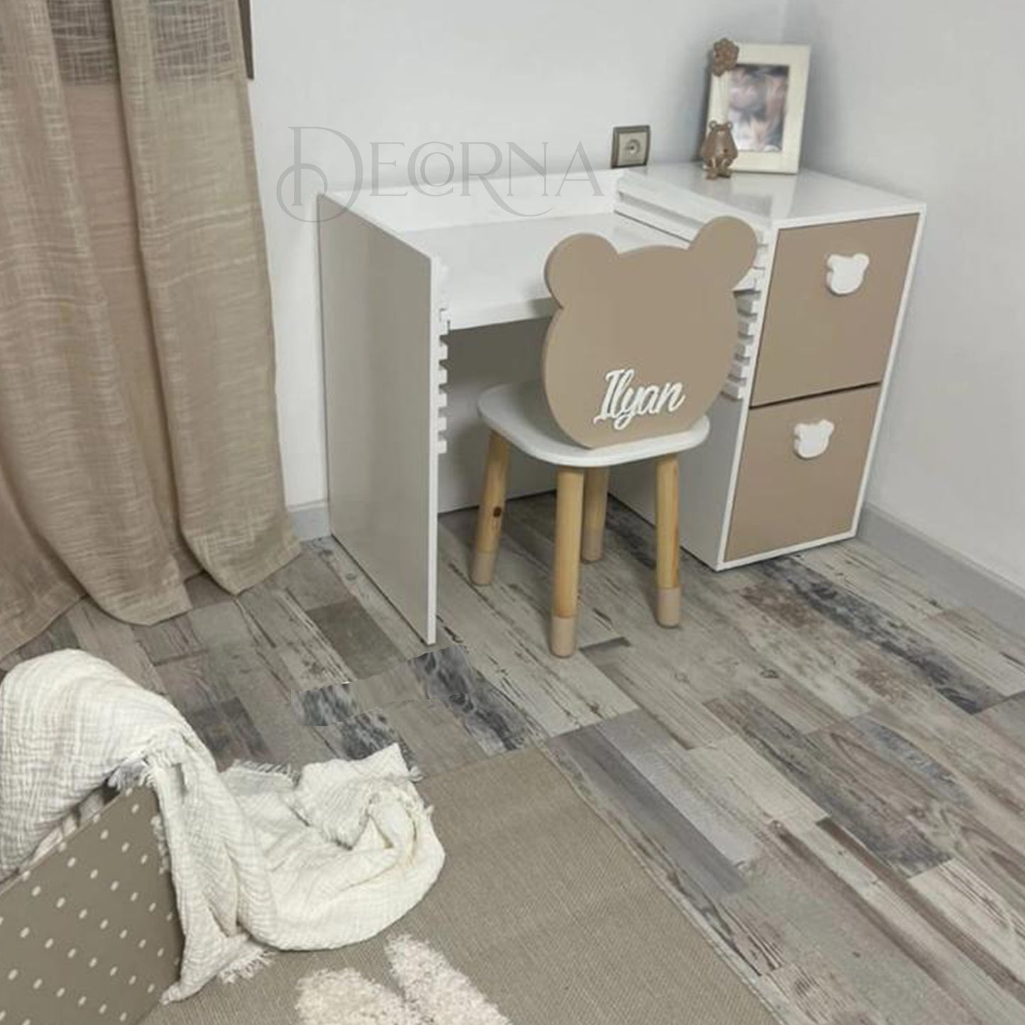 Bureau en Bois Charmant avec Chaise Animaux